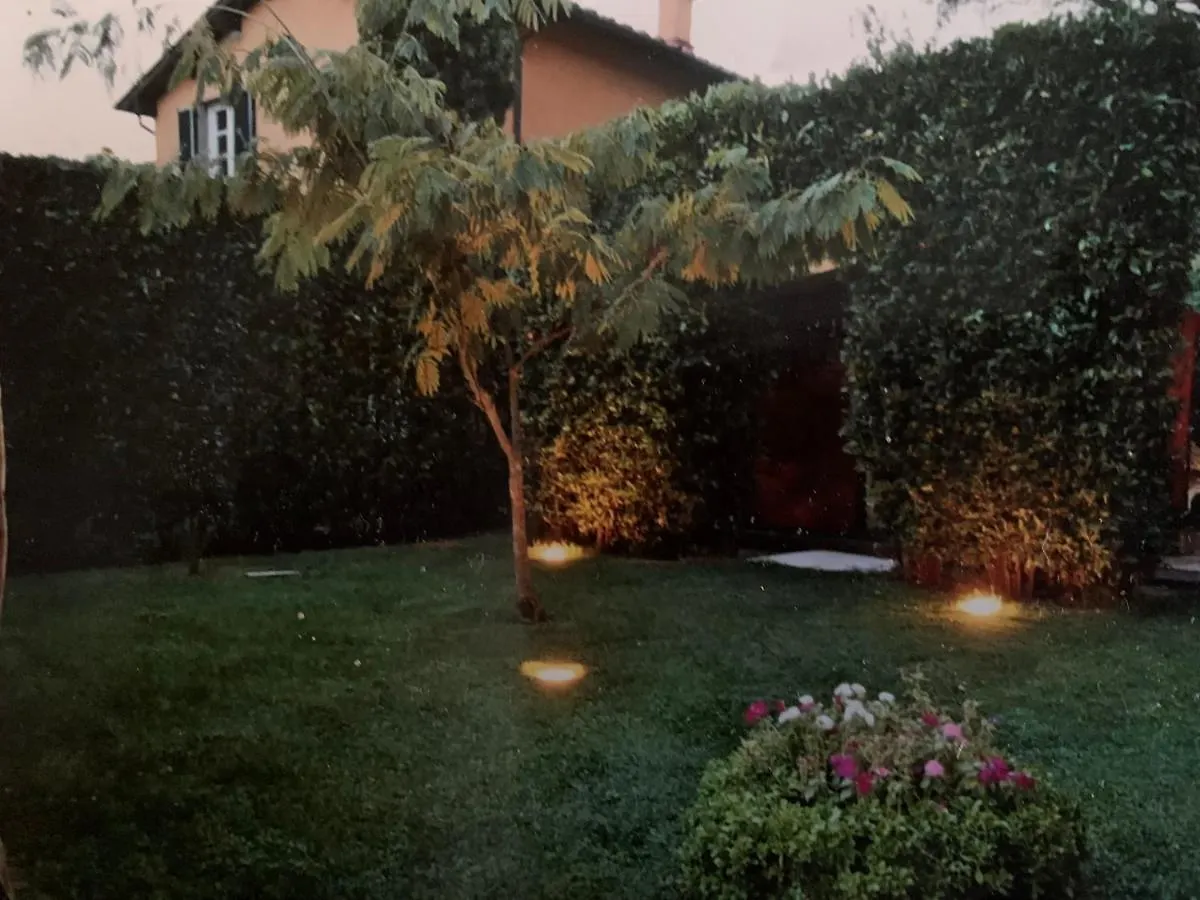 Villa Vaccoli Lucca 0*,  Italy